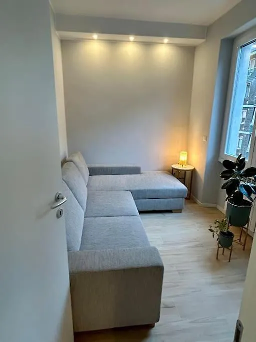Lovely Apartment In Prada District Milan