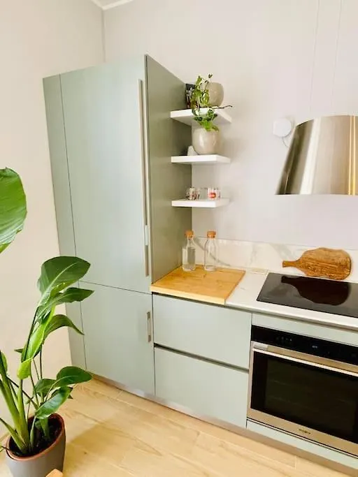 Lovely Apartment In Prada District Milan